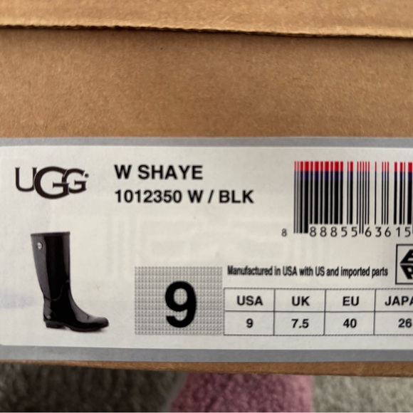 UGG Women's Black Shaye Boots - Picture 3 of 3
